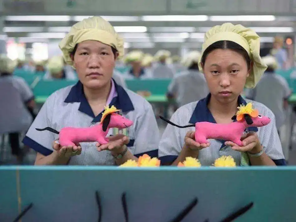 chinese-factory-workers.webp