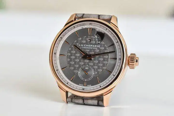 Chopard-L.U.C-Strike-One-hands-on-6-720x480.webp