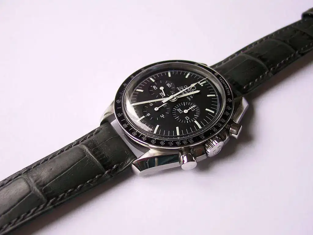 cht-omega-speedmaster-3570-50-00-moonwatch-speedy3.webp