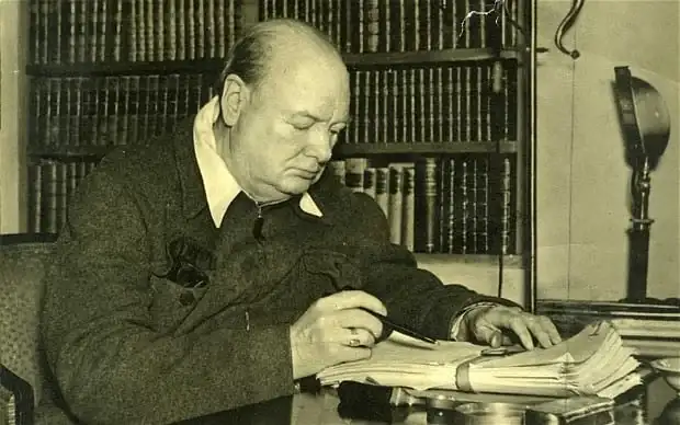 churchill-writer_2276360b.webp