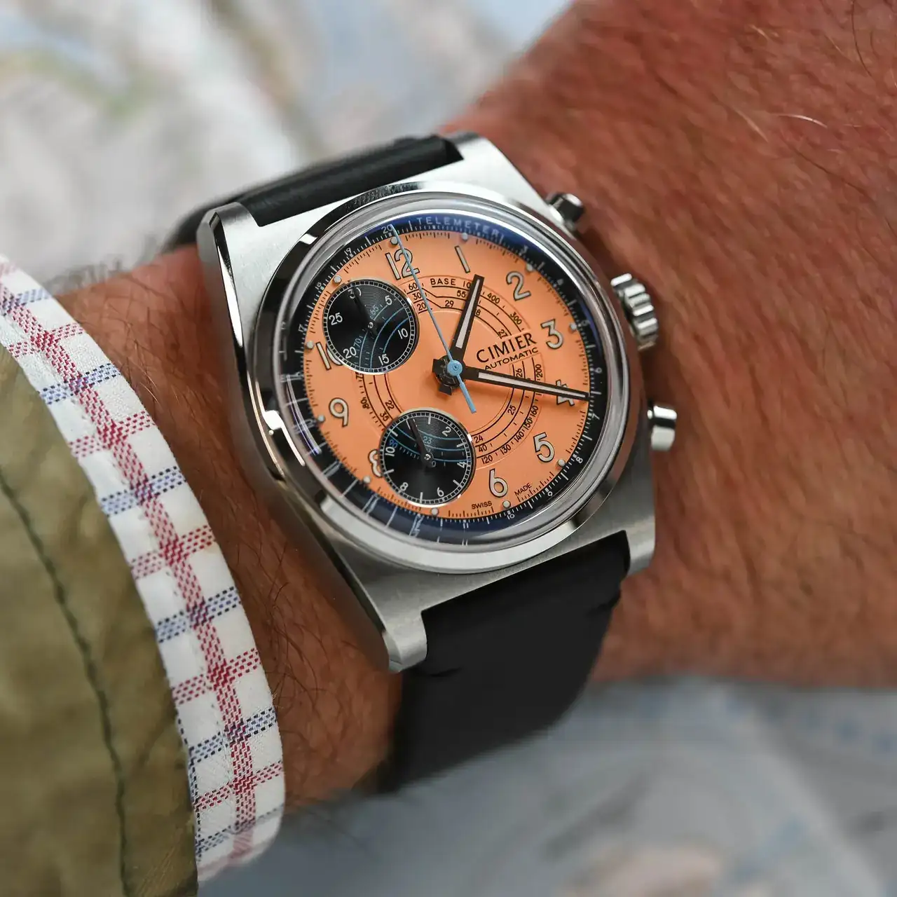 Cimier-711-Heritage-Chronograph-Pop-Collection-Bright-new-colours-hands-on-4.webp