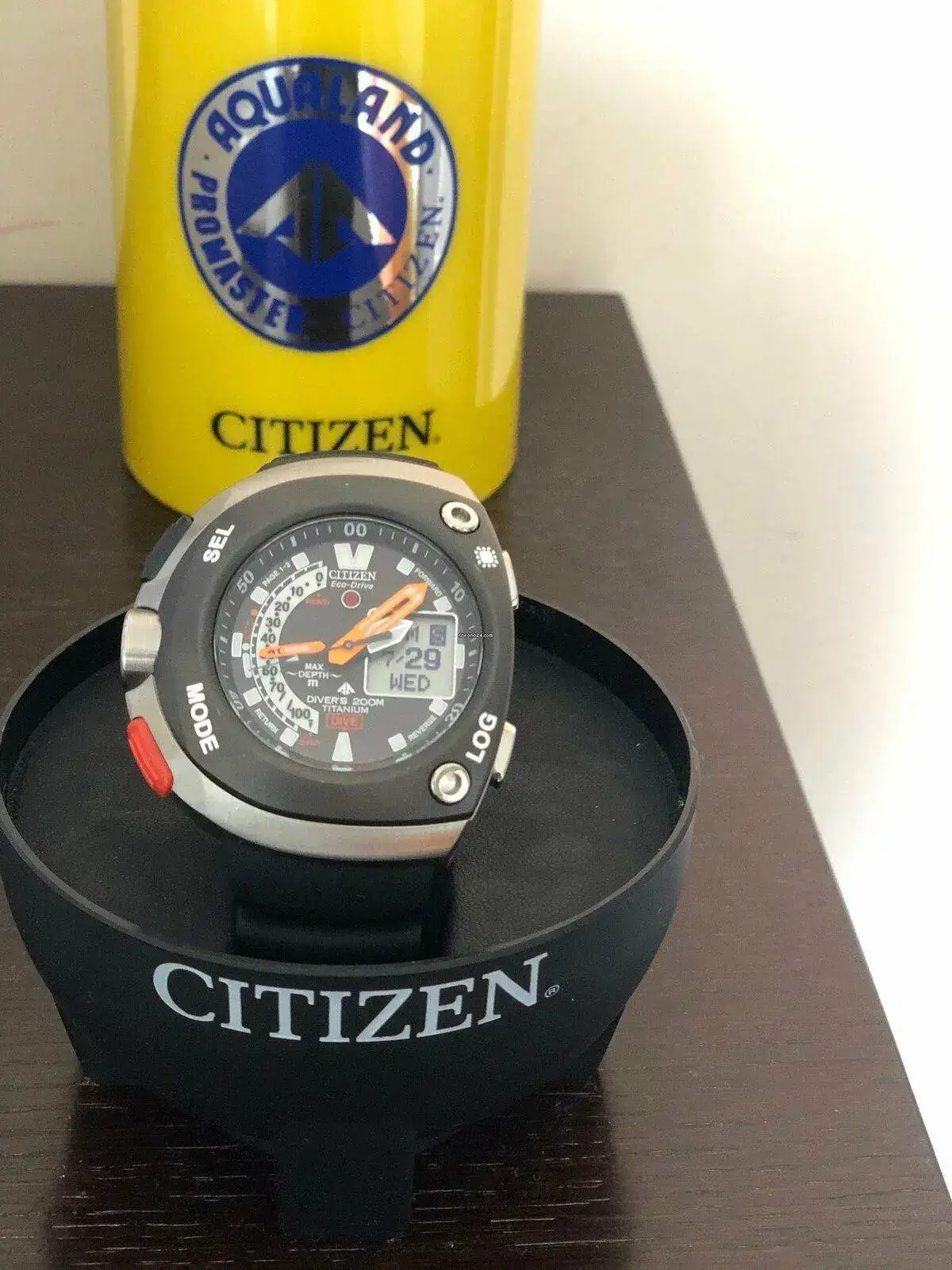 Citizen Asimetric titanium.jpg