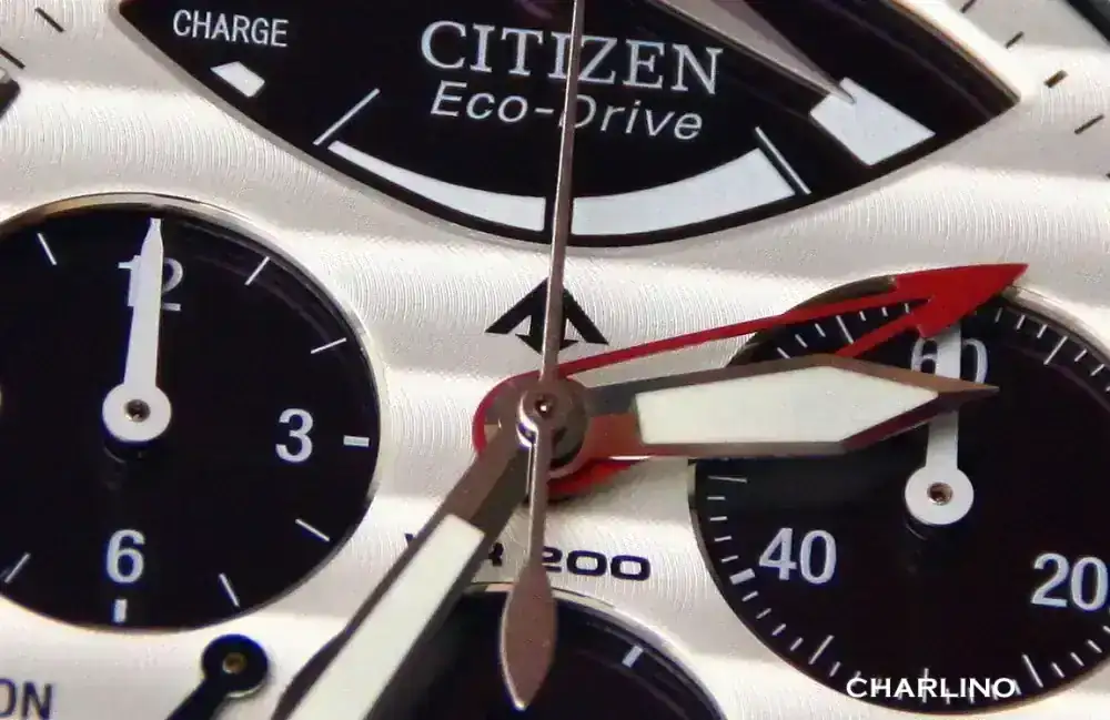-Citizen-Calibre-2100-AV0031-59-A-de-2005-macro-01.webp