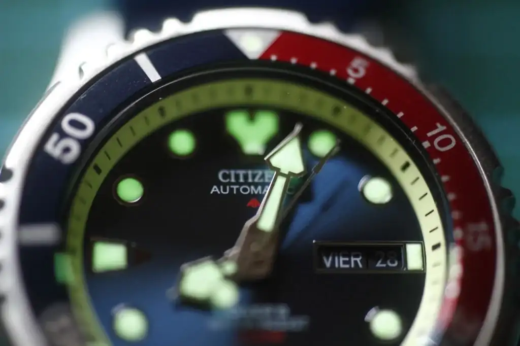 citizen-ny0040-lumen.webp