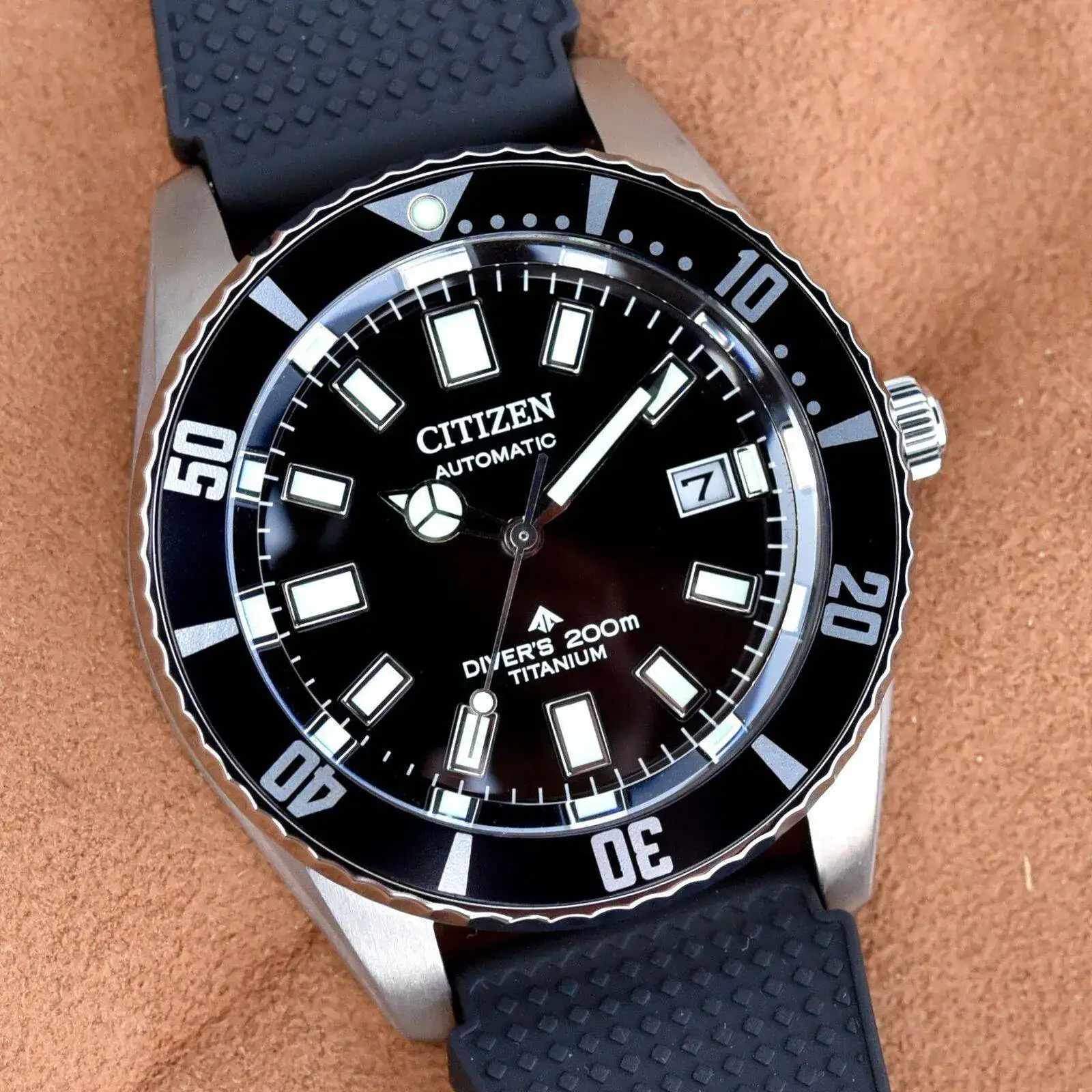Citizen-Promaster-Mechanical-Diver-200M-NB6021-3.webp