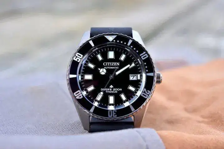 Citizen-Promaster-Mechanical-Diver-200M-NB6021-6-720x480.webp