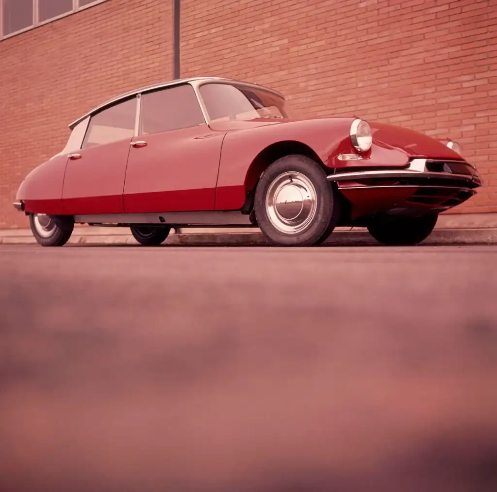 Citroen-DS-12-lg-1024x1014.webp