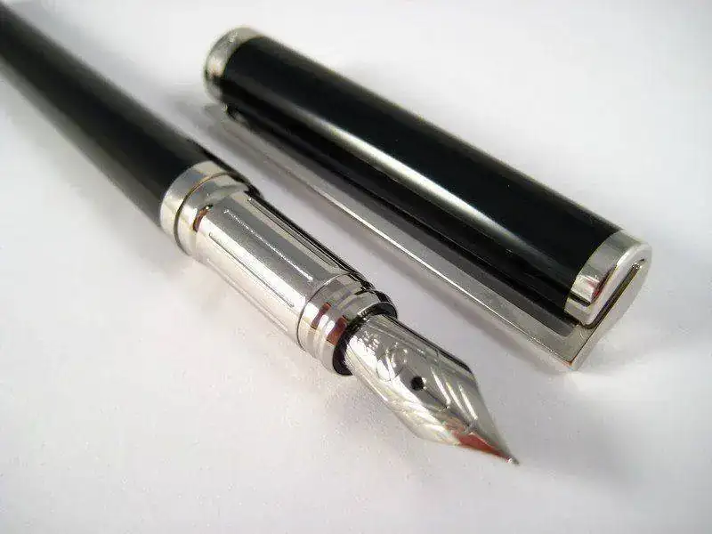 Classic-Fountain-Pen-Ch.-Lacquered-41326-F-41326-1.webp
