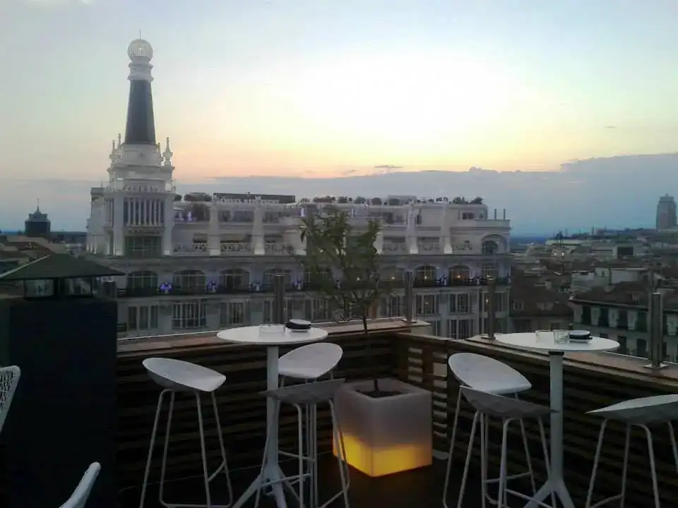 Club-Argo-terraza-vistas-hotel-Te-Veo-en-Madrid.webp