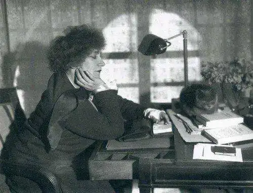 colette writer.webp