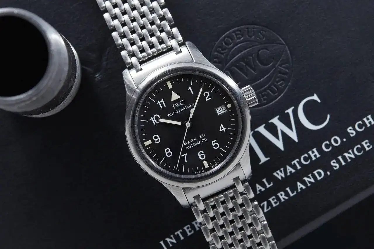 Collector-Guide-IWC-Mark-XII-Pilot-Watch-8.jpg (1).webp