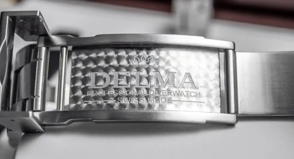 Compressor-Diver-Dive-Watch-Deep-Depth-24-1024x555.webp