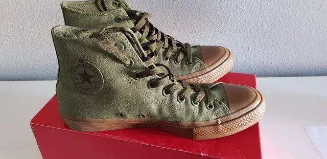 converse2.webp