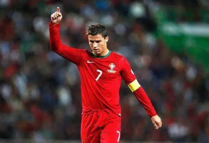 cristianoronaldo_portugal_reu.jpg_5.webp