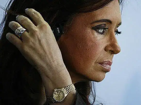cristina-reloj.webp