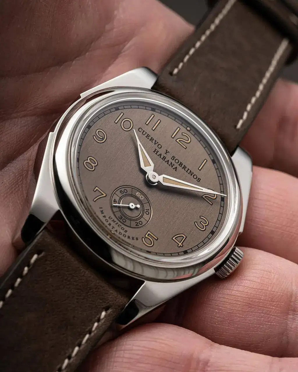 CronotempVs-x-Watchonista-x-Cuervo-y-Sobrinos-Lonsdale-oscuro-Horas-y-Minutos-4.webp