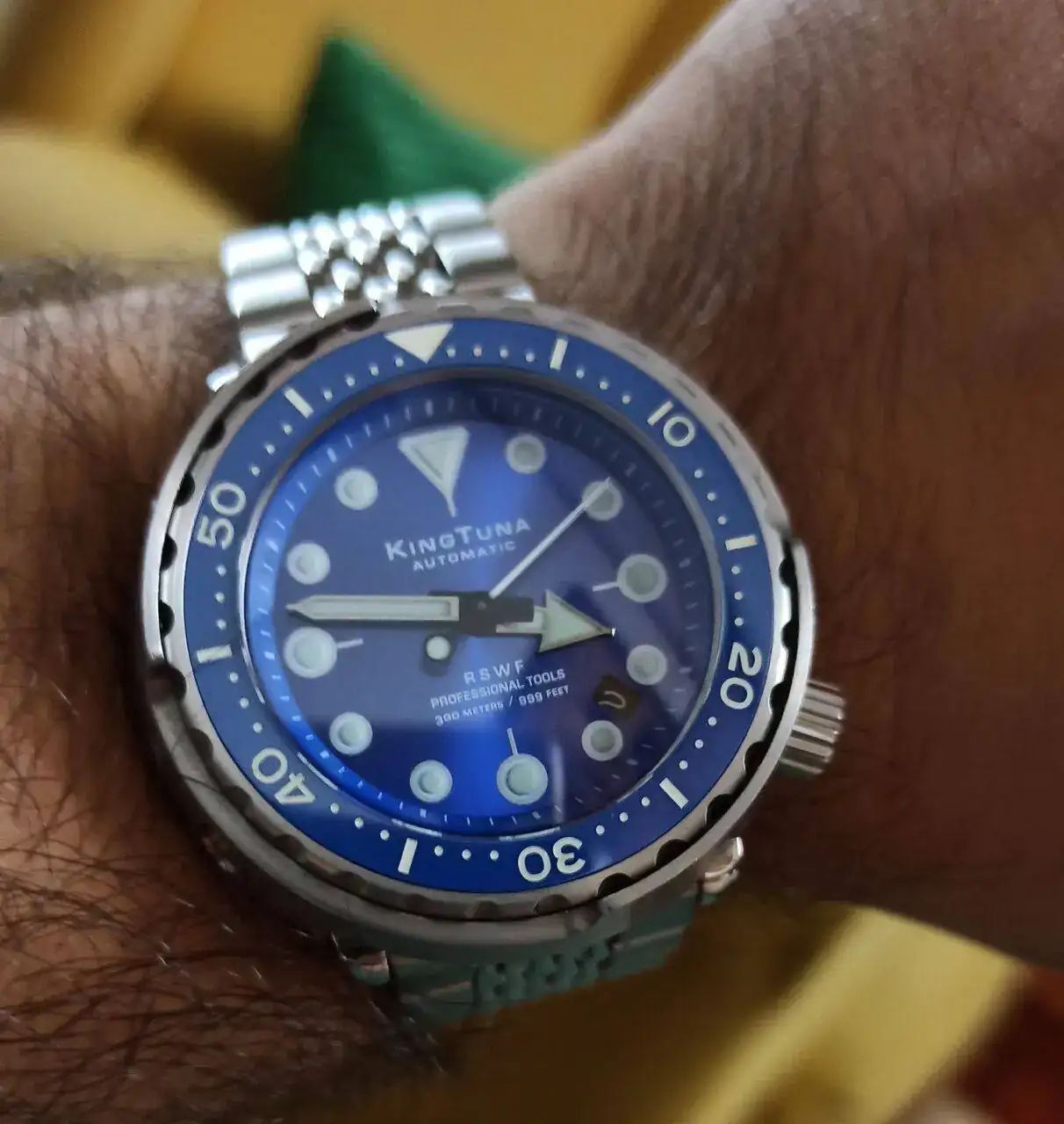crop_133580550034394677.webp