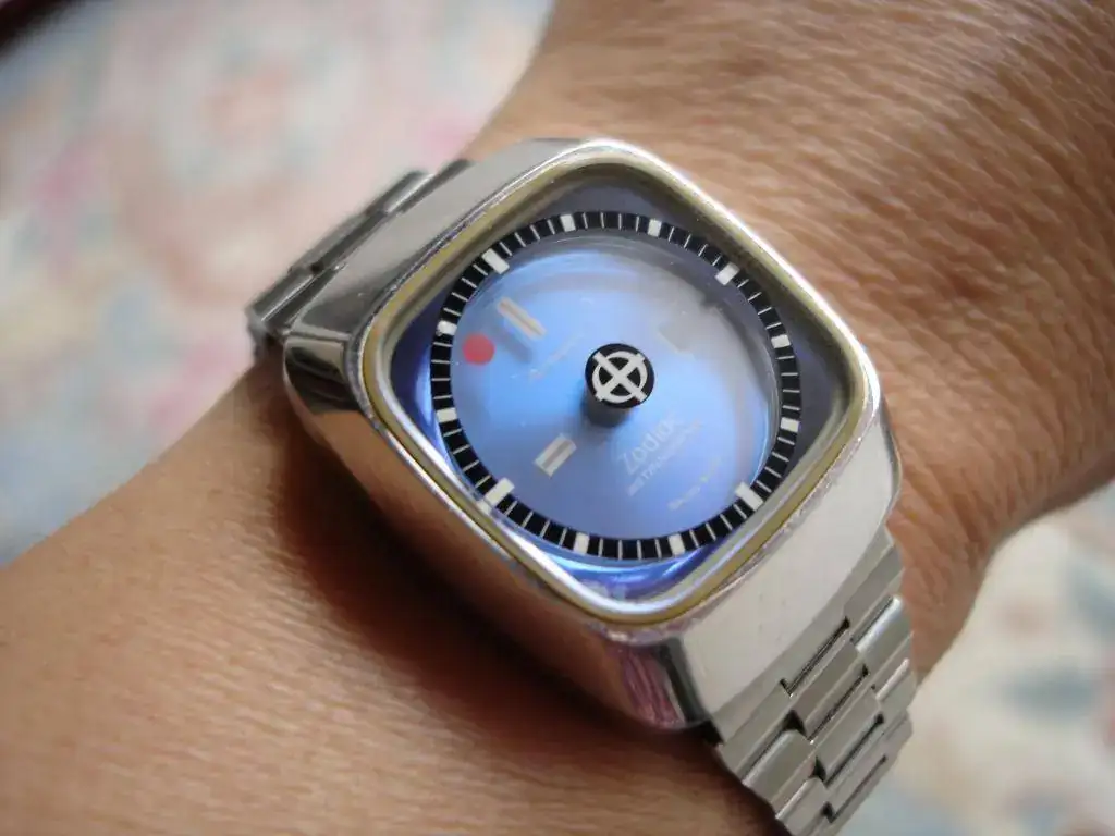 Cuadrado wristshot.webp