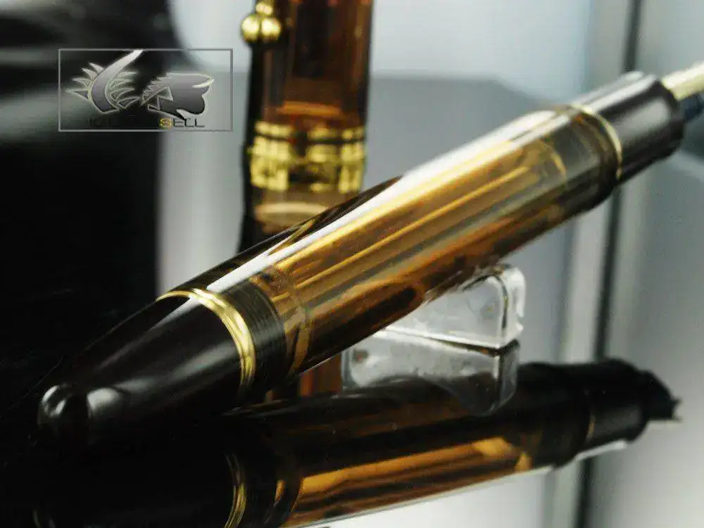 Custom-823-Demonstrator-Fountain-Pen-Amber-60556-4.webp