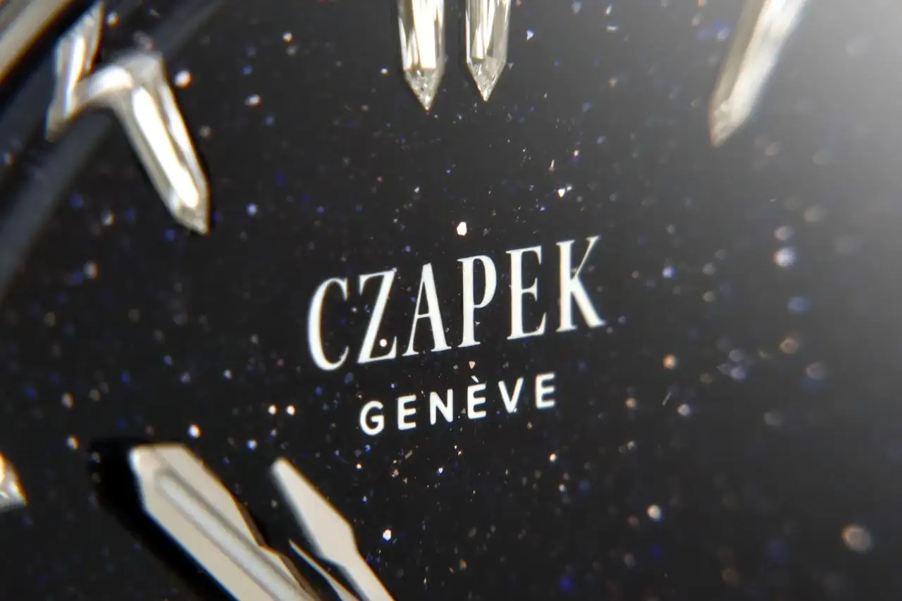Czapek_Antarctique_Flying Diamonds.webp