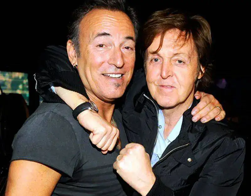 d-Paul-McCartney-54th-Grammy-Awards-Patek-Philippe.webp