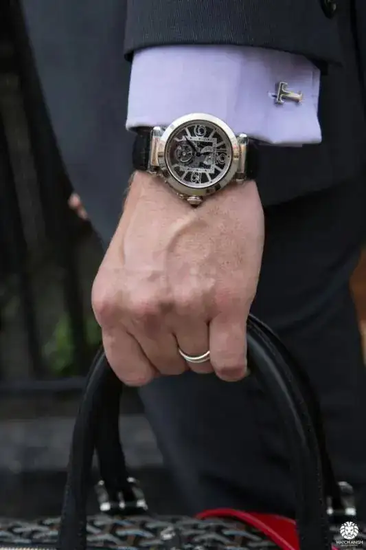 d49fc0ac23510a09450867695c989fae--cartier-pasha-watch-man-watches.webp