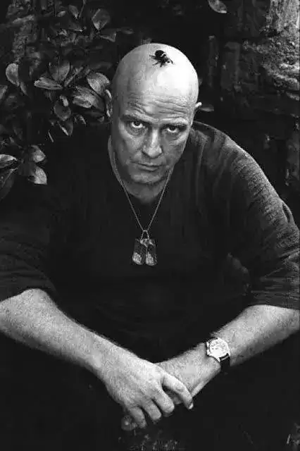 d83e8274bd36bffd808--mary-ellen-mark-marlon-brando.webp