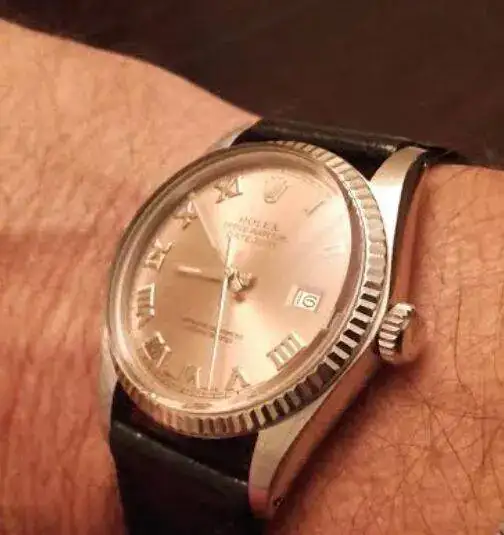 Datejust Salmon Leder.webp