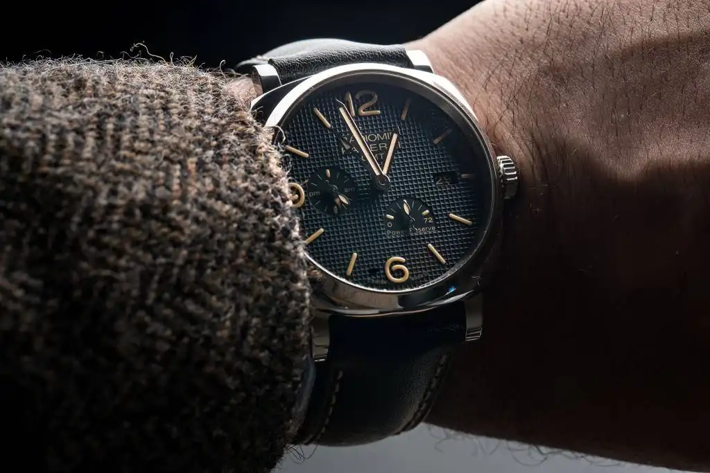 -DAYS-GMT-POWER-RESERVE-AUTOMATIC-ACCIAIO-1024x683.webp