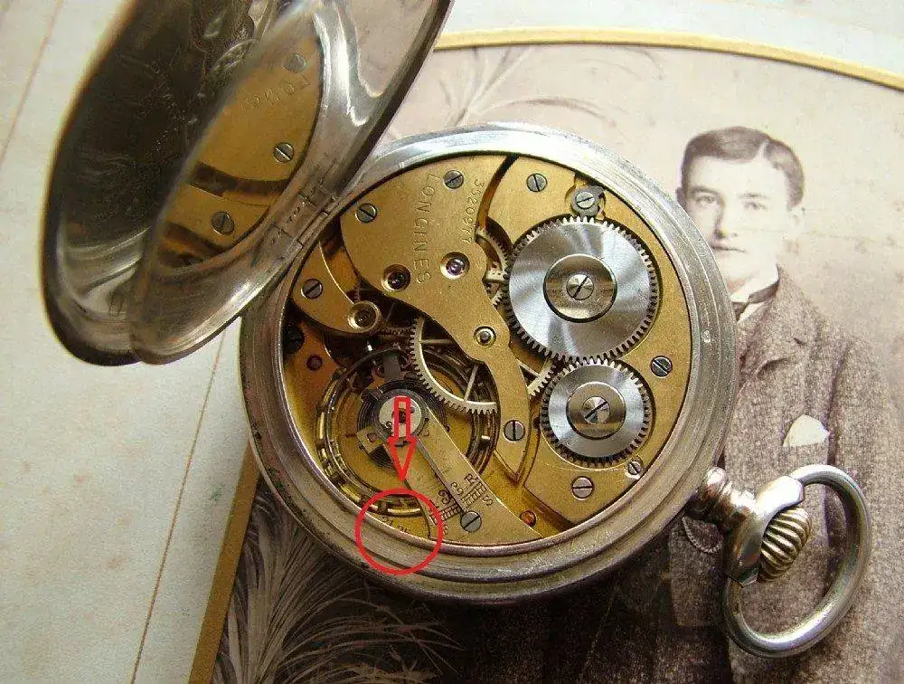 dealer_vintagewristwatch_highres_1461594424605-3103192838.jpg