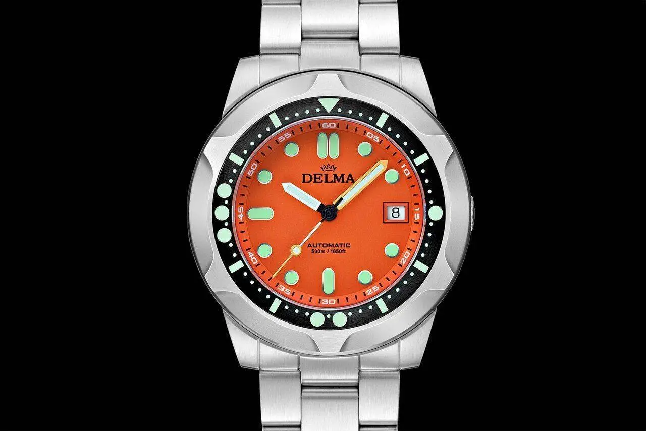 delma-quattro-divers-watch-1.webp