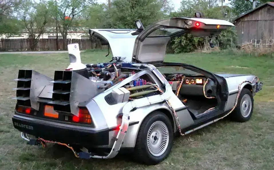 delorean-2.webp