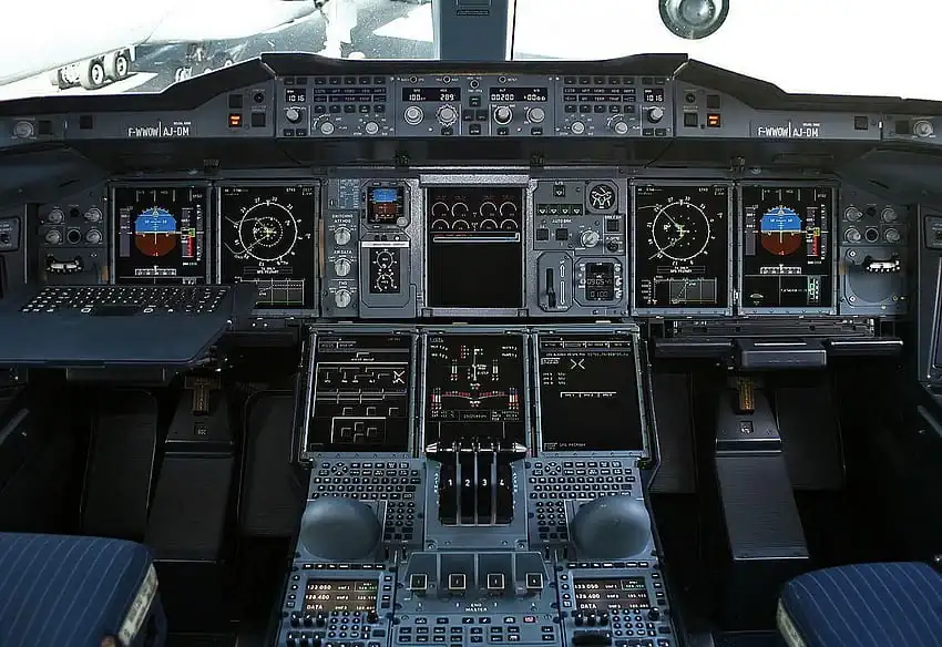 desktop-wallpaper-airbus-a380-cockpit-a380-cockpit.webp