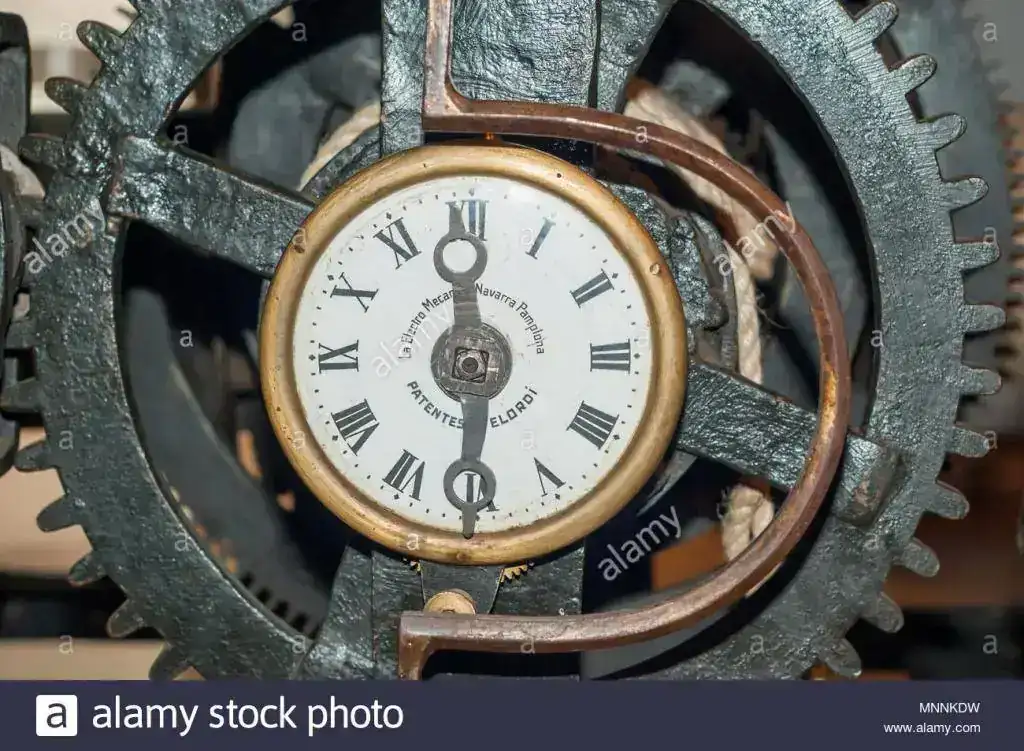 detalle-del-reloj-de-la-catedral-de-girona-el-museo-de-girona-15-del-siglo-xviii-el-museo-de-...webp