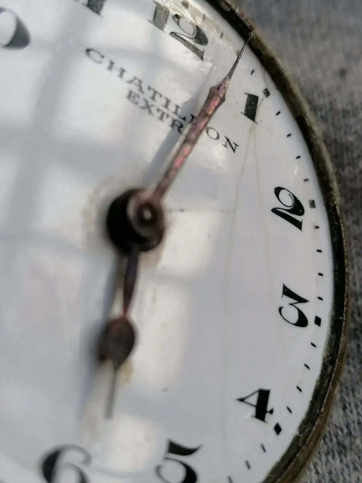 detalle dial Chatillon.webp