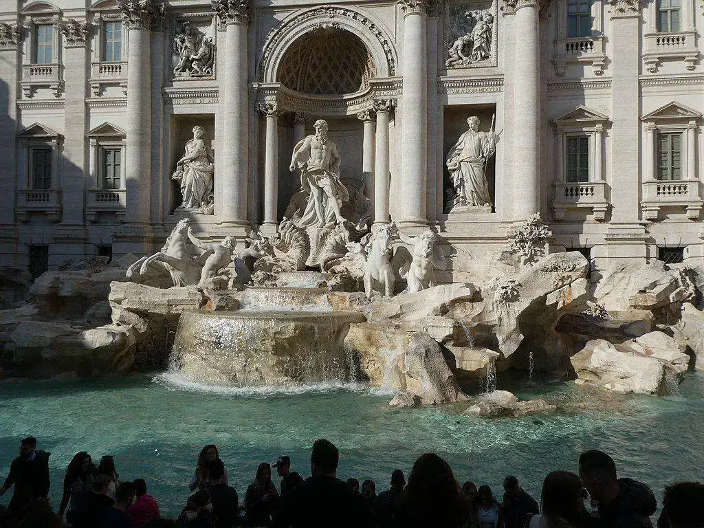 Detalle_de_la_Fontana_de_Trevi,_Roma_(Italia).webp