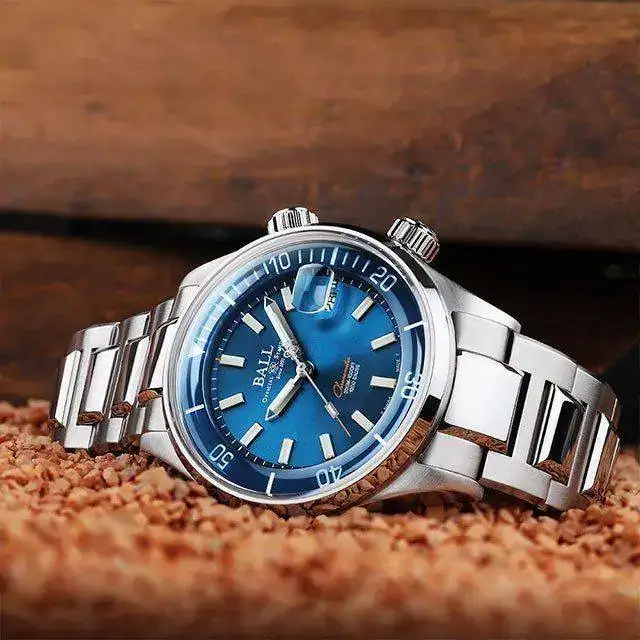DiverChronometer_MOBILE_06_SLIDER_01-640x640.webp