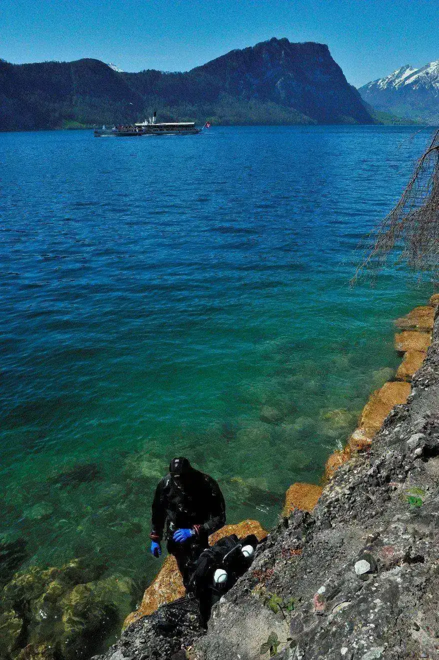 +diving+with+modern+equipment+1+copyright+S+Ciejka.webp