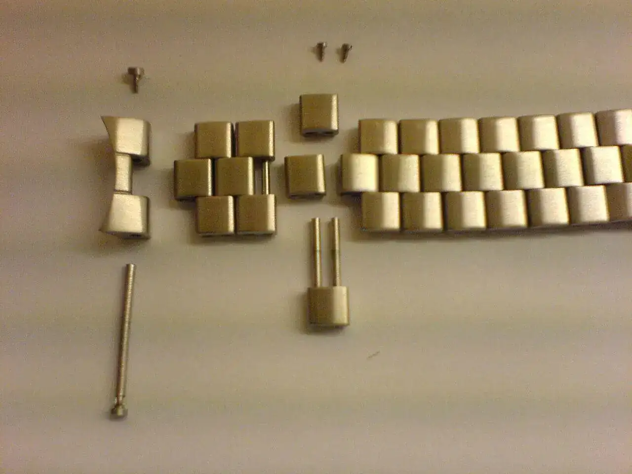 -do-you-remove-pins-marinemaster-bracelet-dsc00380.webp