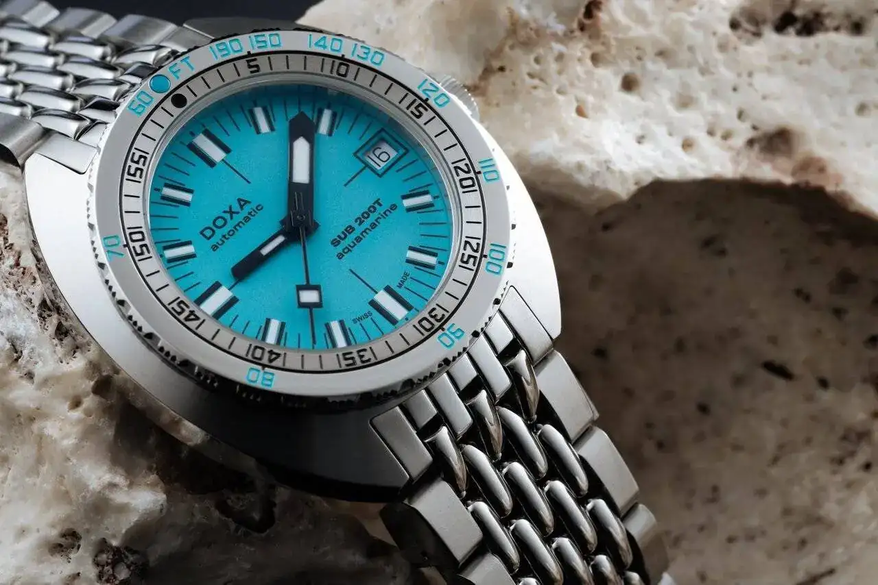 doxa-sub-200t-aquamarine-iconic-8041024110-4.webp