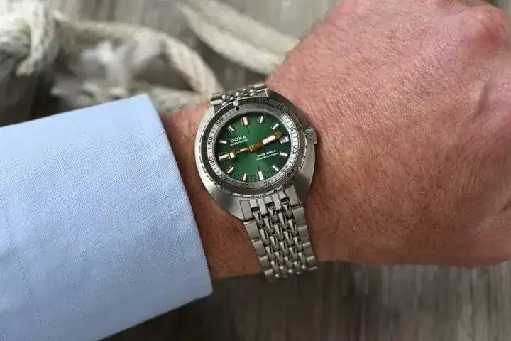 Doxa-SUB-200T-Collection-39mm-Dive-Watch-Video-Review-5-720x480.jpg