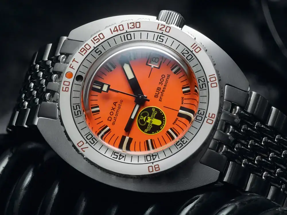 DOXA-SUB-300-Black-Lung-1.webp