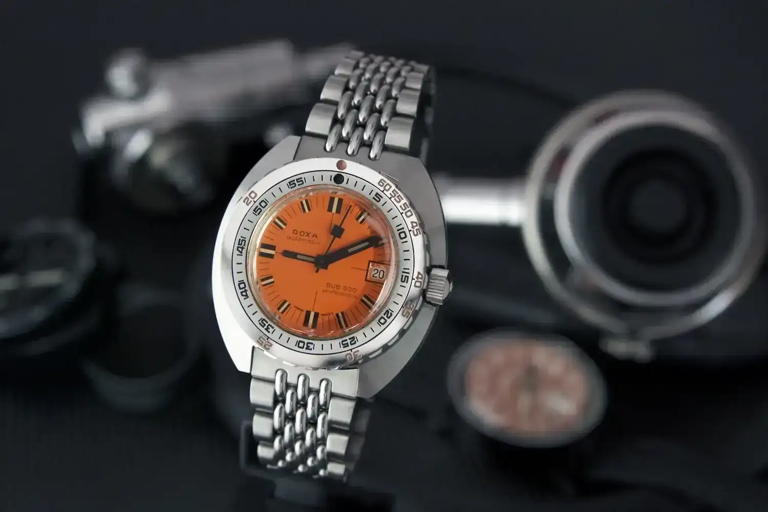 Doxa-Sub-300-historical-perspective-vintage-review-2.webp