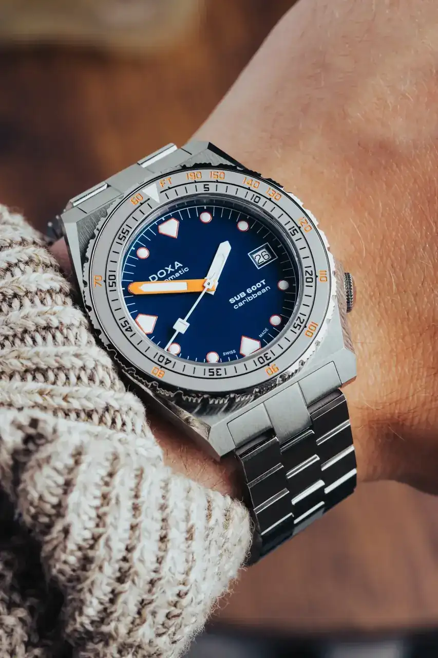 doxa-sub-600t-caribbean-wrist-shot-scaled.webp