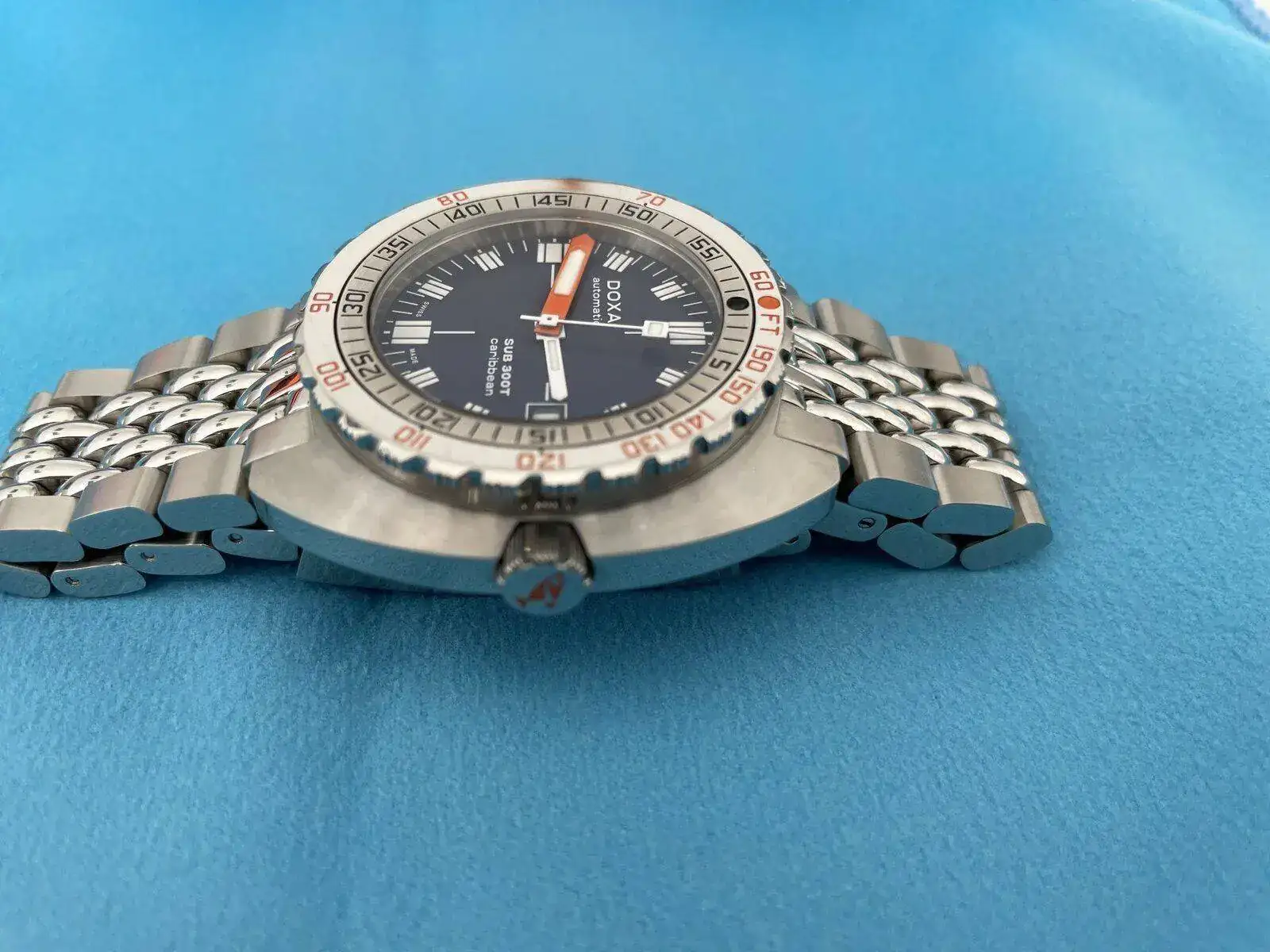 Doxa Sub300T_2.webp