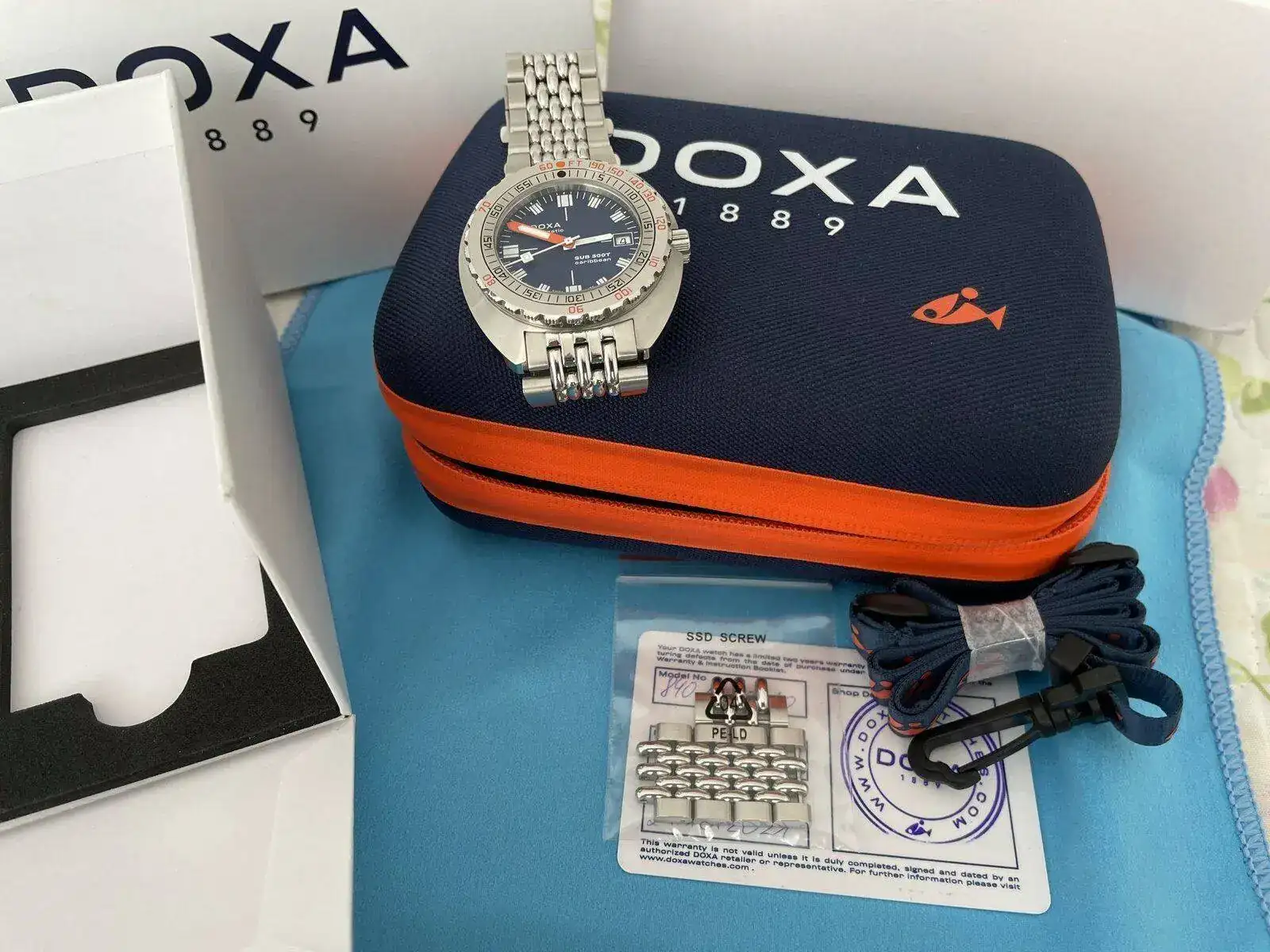Doxa Sub300T_8.webp