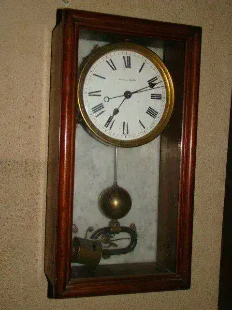 Reloj de pendulo atrasa hotsell