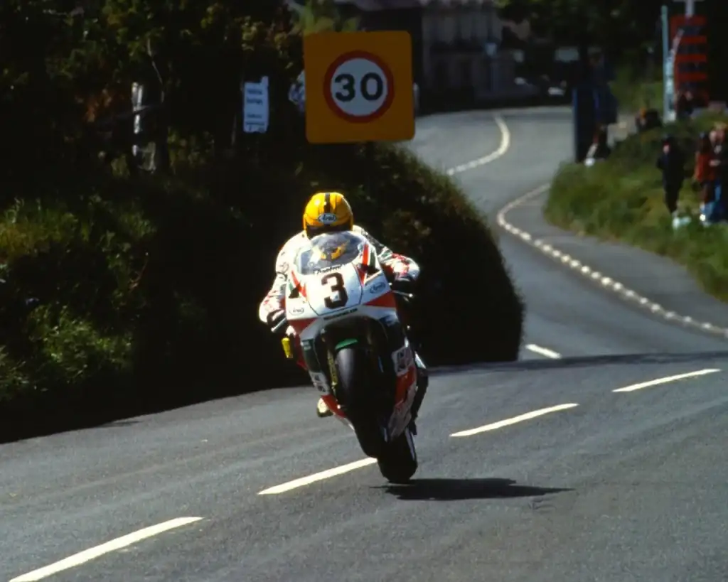 Dunlop_1280b-1024x819.webp