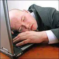 durmiendo-en-el-trabajo.webp