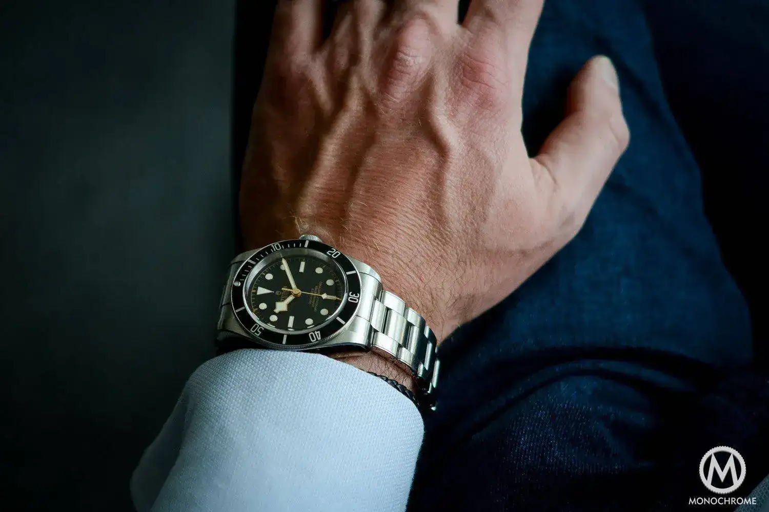 e-Black-Bay-79230-with-manufacture-movement-2016-6.webp